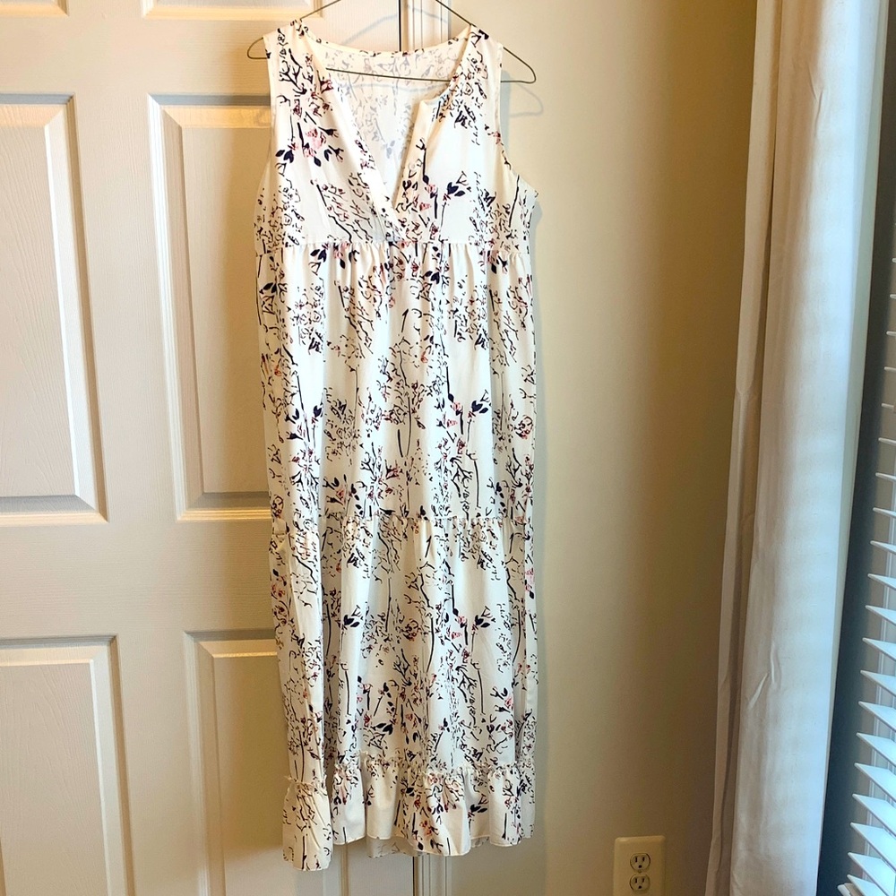 Floral Sleeveless White Dress med/lg